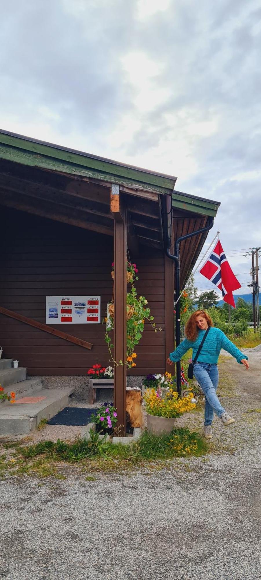 Romsdalseggen Camping Hotell Isfjorden Rum bild